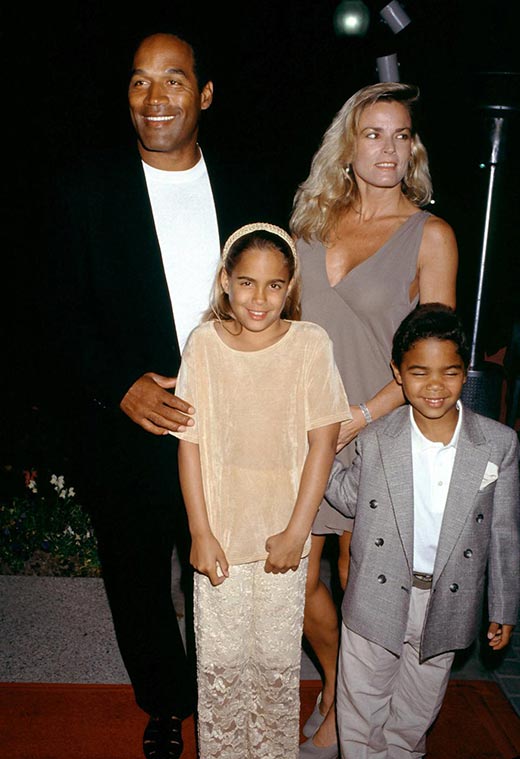 О. Джей Симпсон и Николь Браун с детьми