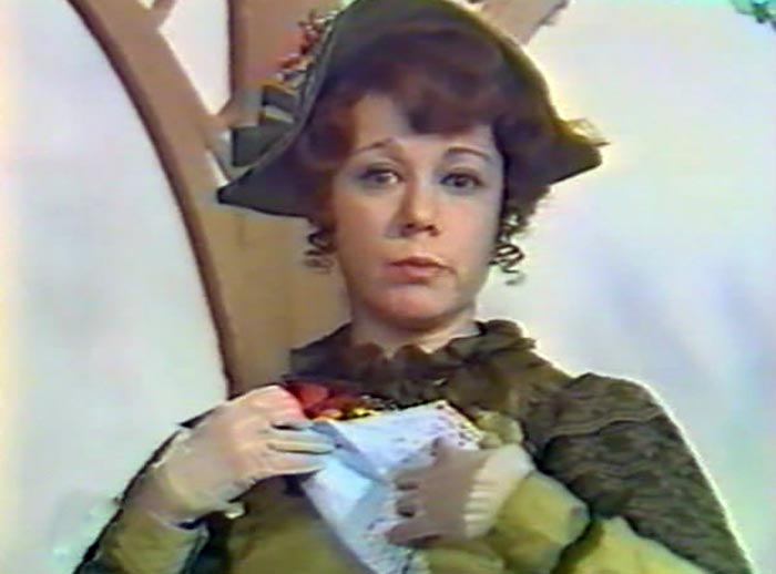 Оксана Левинсон в фильме Дачная жизнь