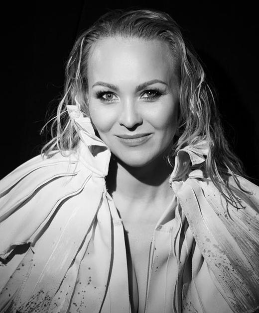 актриса Оксана Романова