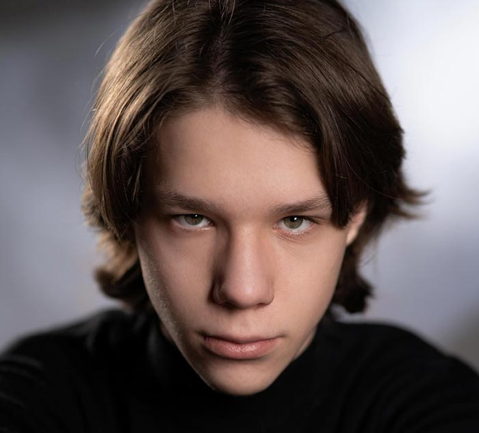 актер Олег Миляховский