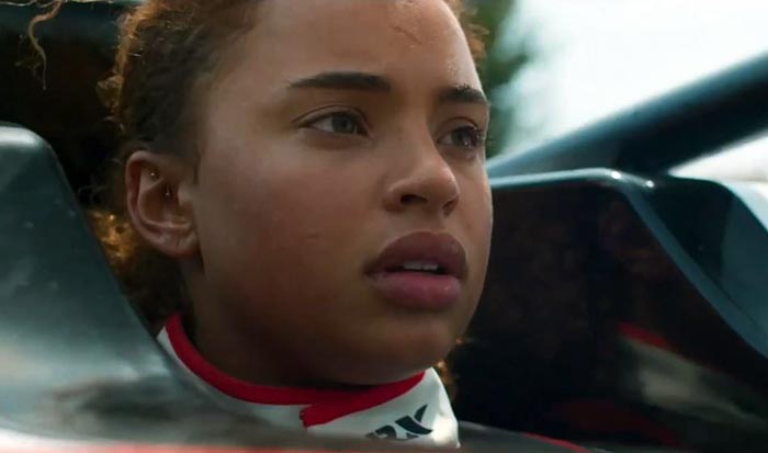 Паола Локателли в фильме Быстрее ветра