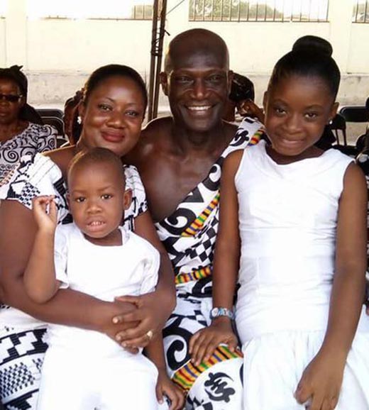 Питер Менса с женой и детьми