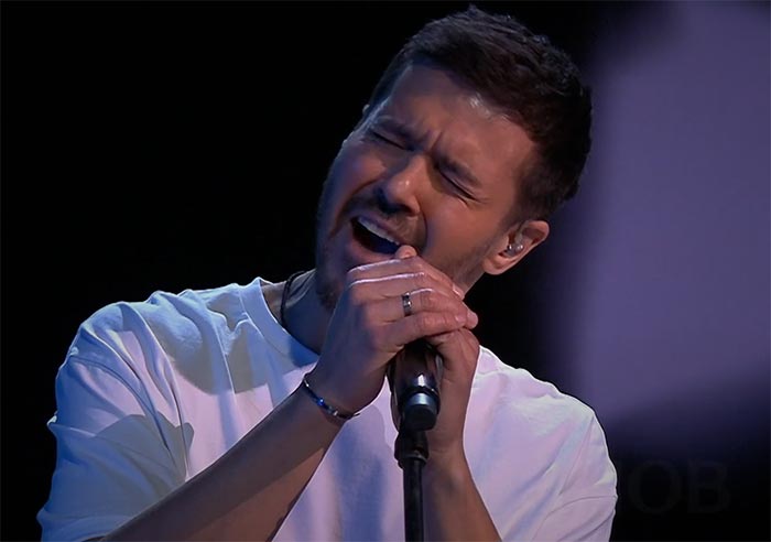 Илья Иванов в шоу Голос