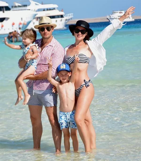 Полина Казанцева и Александр Метелкин с детьми