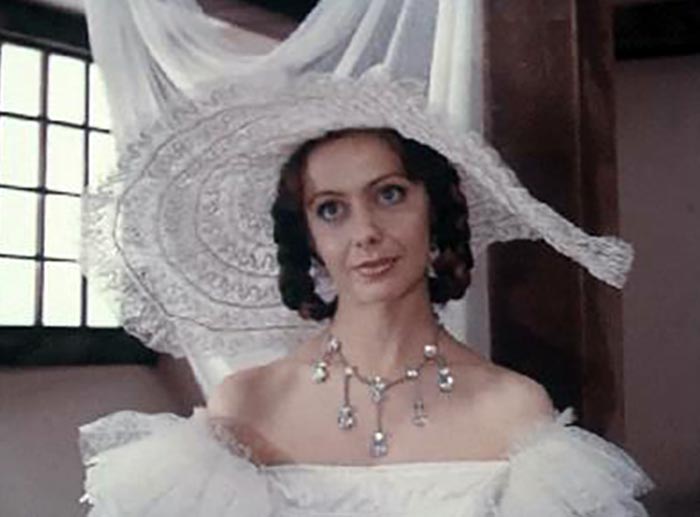 Полина Медведева в фильме Портрет мадемуазель Таржи