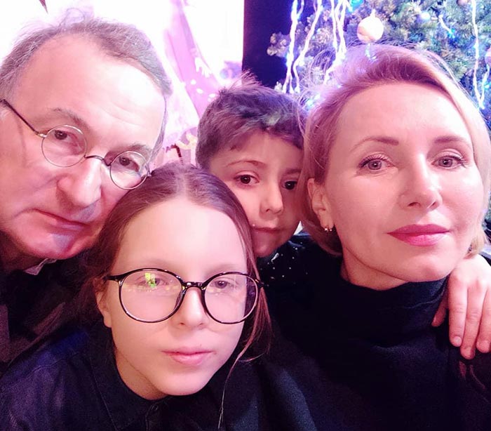 Александр Назаров и Наталья Рыжих с детьми