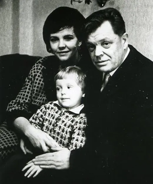 Римма Казакова и Георгий Радов с сыном