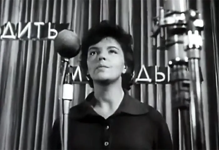 Римма Казакова в фильме Мне двадцать лет