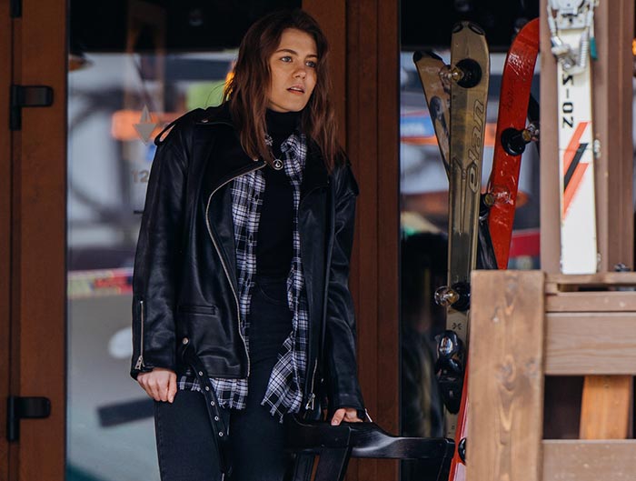 Рината Тимербаева в роли Саши Соболевой в сериале Красная Поляна