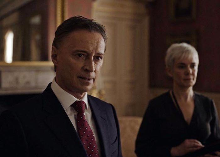 Роберт Карлайл в сериале Кобра