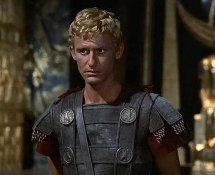 Родди Макдауэлл в роли Октавиана Августа