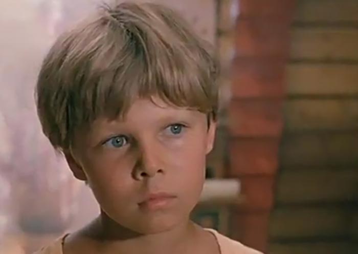 Роман Монастырский в фильме Там, на неведомых дорожках...