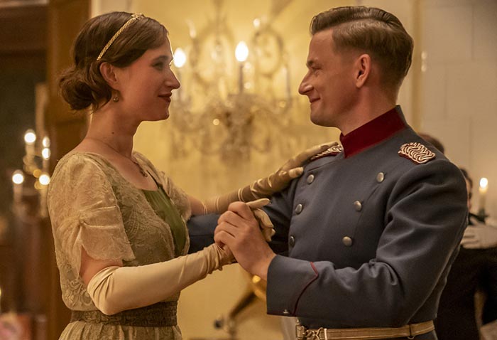 Розалинд Минстер в фильме Поцелуй