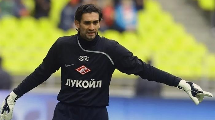 вратарь Руслан Нигматуллин