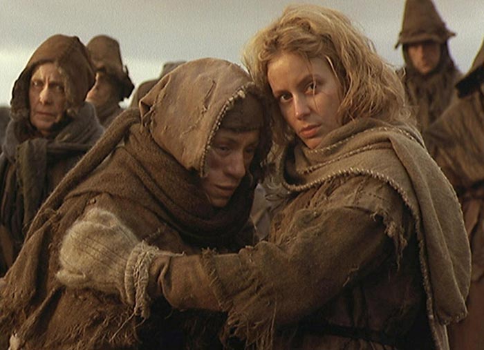 Сара Догг Асгерсдоттир в фильме Воин Бога