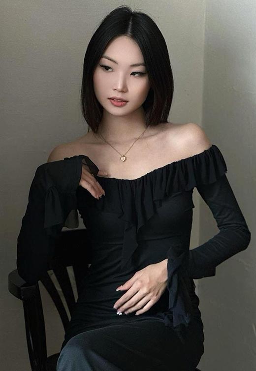 актриса и блогер Саяна Банзаракцаева