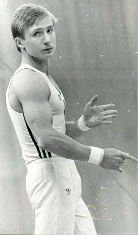 гимнаст Сергей Харьков