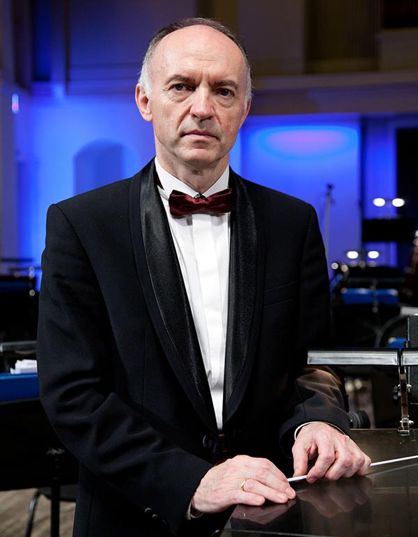 дирижер Сергей Скрипка