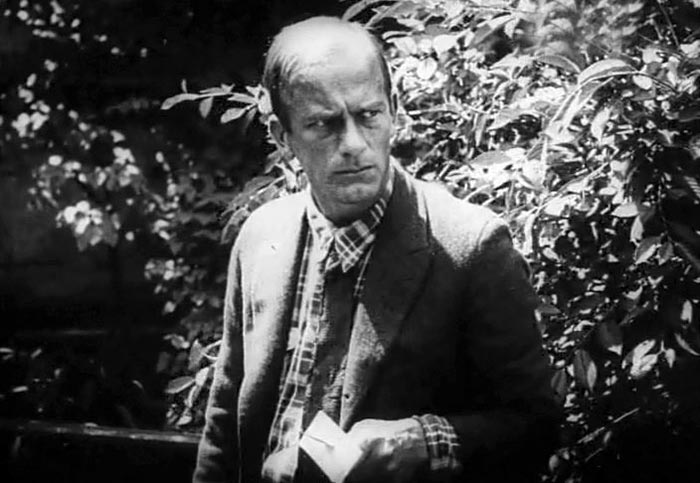 Сергей Комаров в фильме Луч смерти