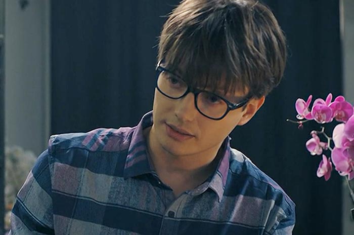 Сергей Внуков в сериале Стой! Не то мама будет гадать