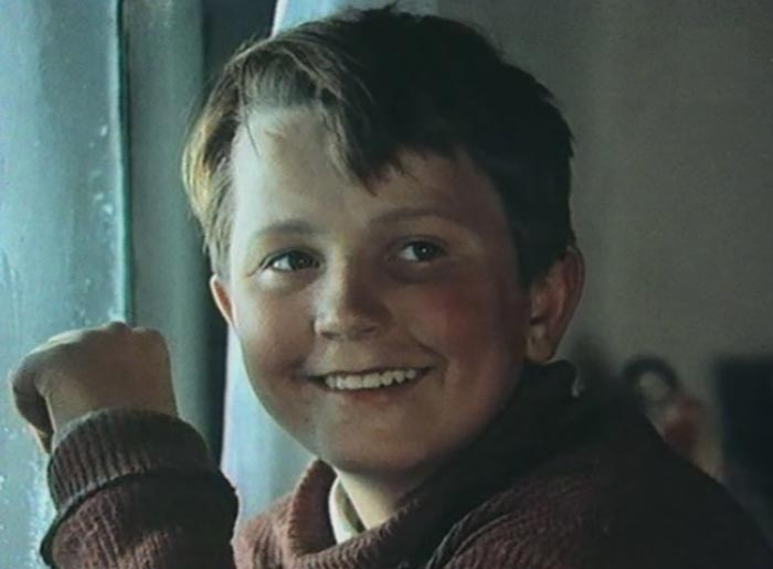 Сергей Амосов в роли Ваньки Попова в фильме Праздники детства