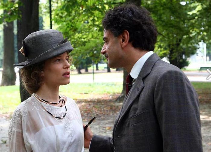 Соня Бергамаско в фильме Эйнштейн