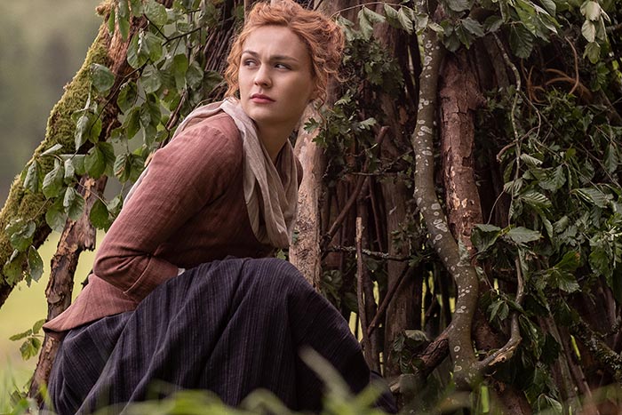 Софи Скелтон в сериале Чужестранка