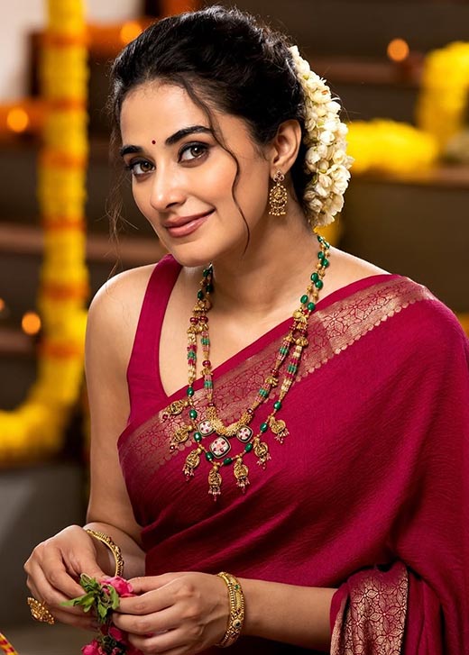 актриса и модель Стэфи Патель