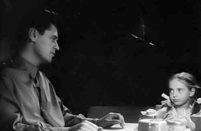 Светлана Нагорная в фильме Всюду есть небо