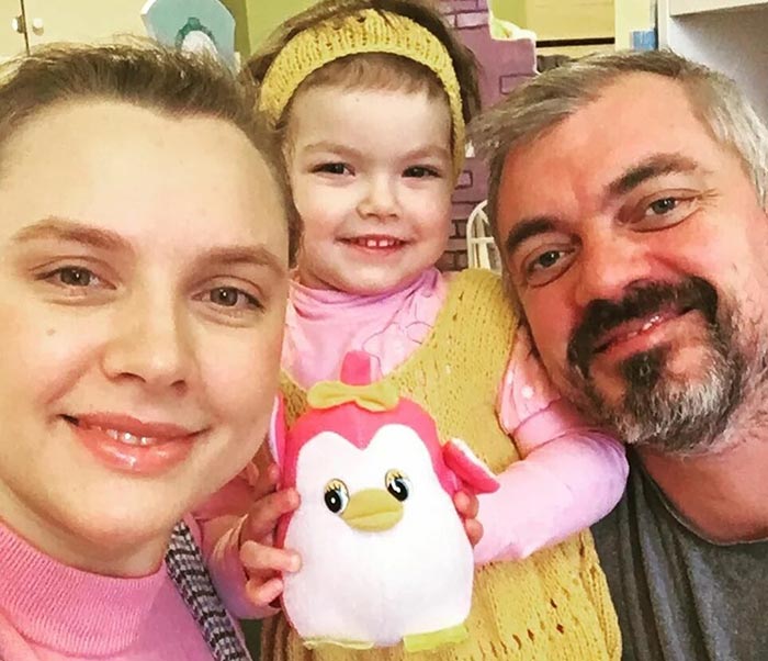 Тарас Епифанцев и Вера Баханкова с дочерью