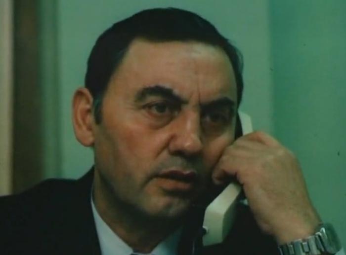 Тулкун Таджиев в фильме Динозавры ХХ века