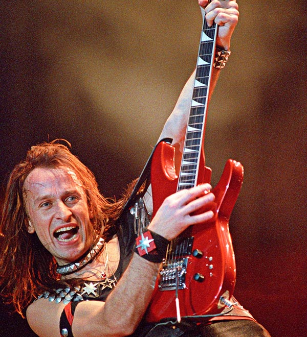 рок-музыкант Валерий Гаина