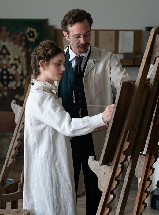 Ванесса Лойбл в роли Габриэле Мюнтер