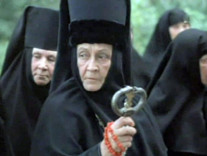 Варвара Сошальская в фильме Житие святых сестёр