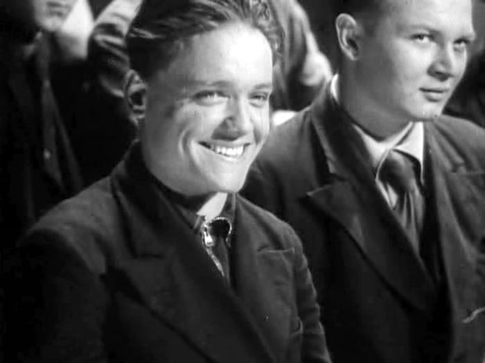 Василий Замятин в фильме Ночь в сентябре