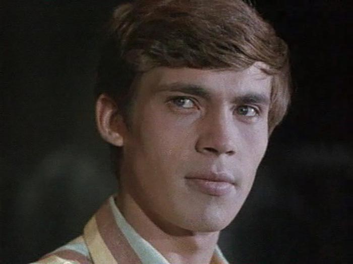 Виктор Царьков в фильме Юлька