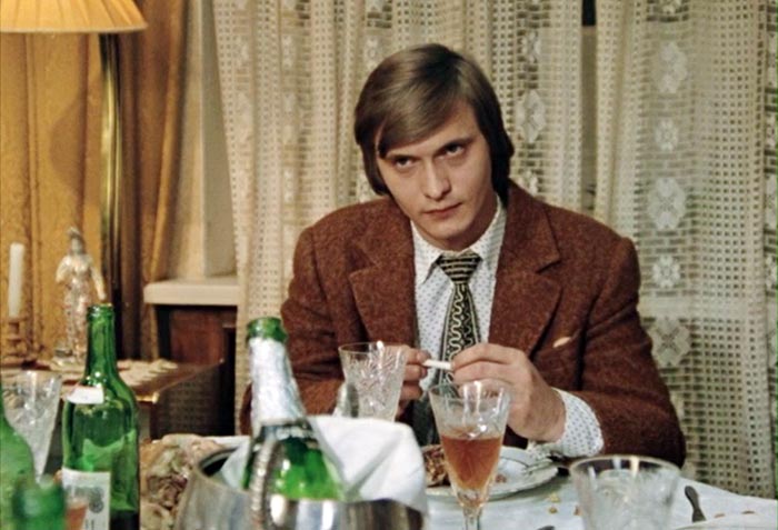 Виктор Незнанов в фильме Москва слезам не верит