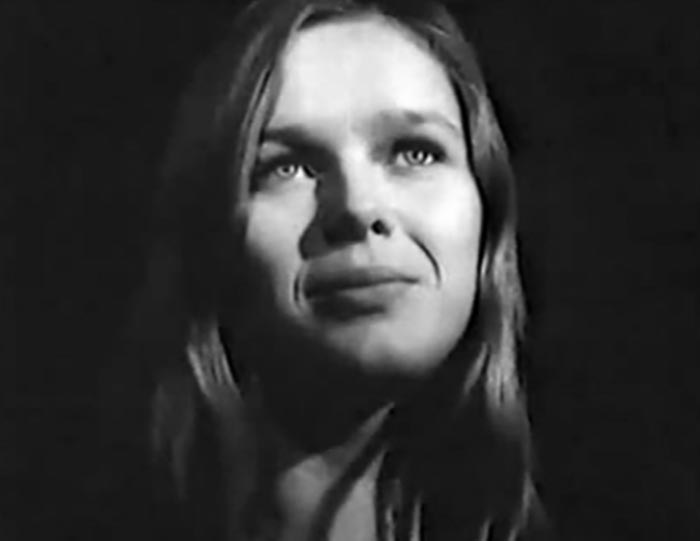 Виктория Смоленская в фильме Большие перегоны