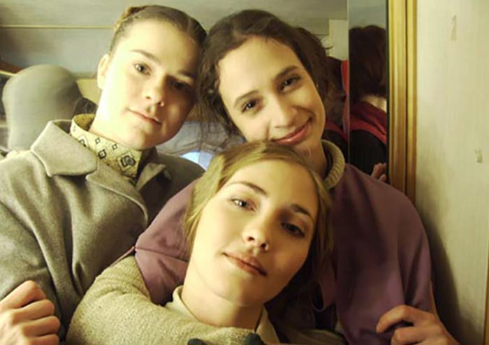 Виолетта Александрова-Серж в фильме Дом на Английской набережной