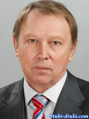 Владимир Уваров