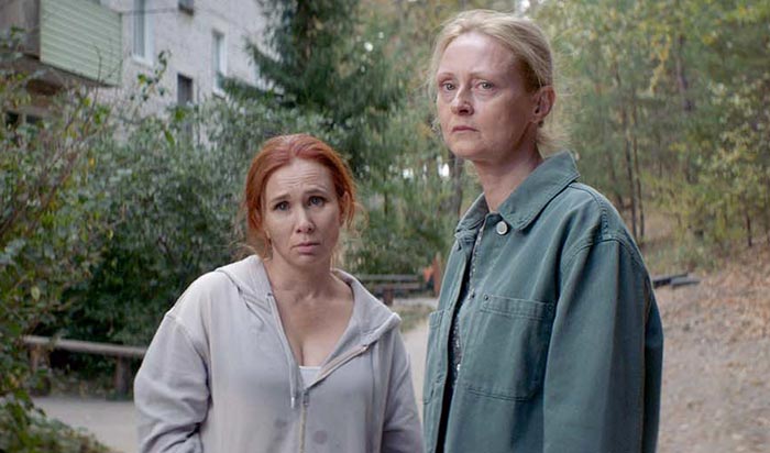 Яна Есипович в фильме Над вечным покоем