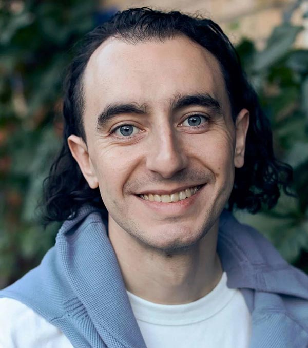 актер Ярослав Медведев