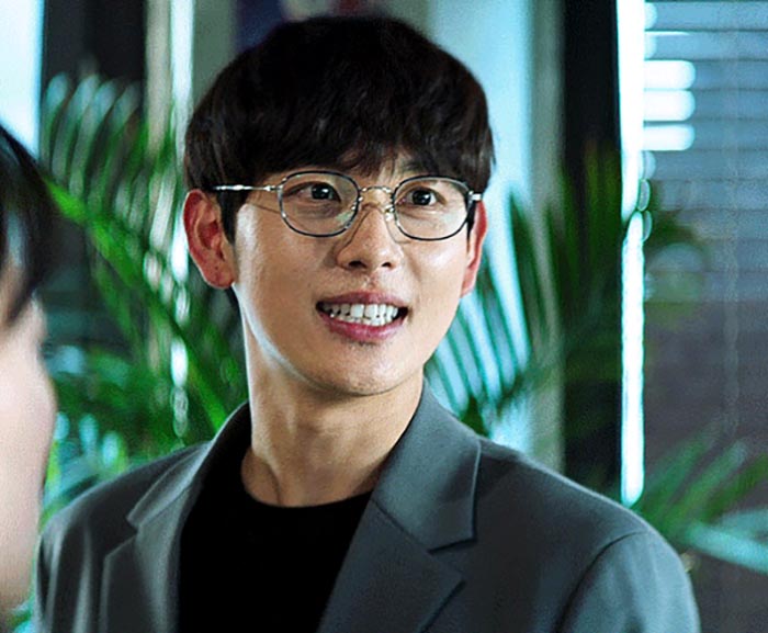 Им Щи Ван в фильме Снять блокировку