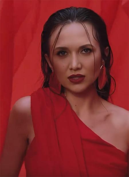 певица Юлия Тишкина