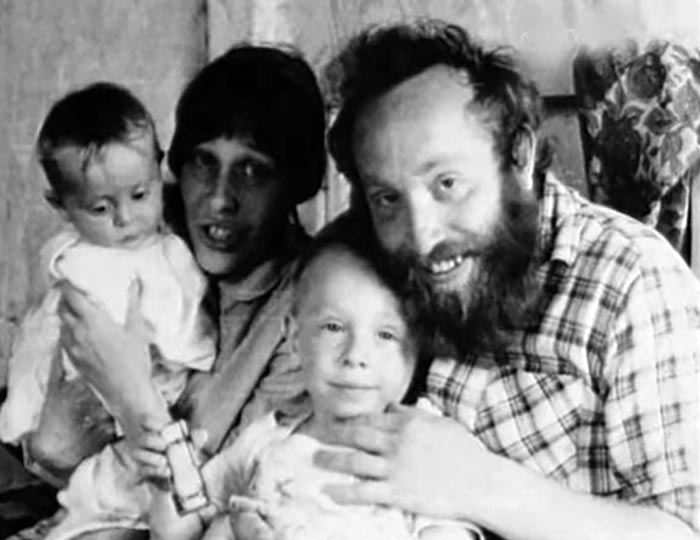 Юрий Норштейн и Франческа Ярбусова с детьми