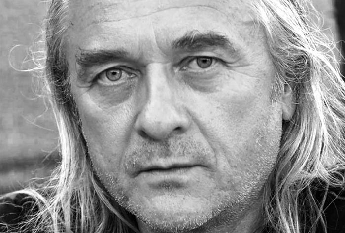 гитарист Юрий Рыманов