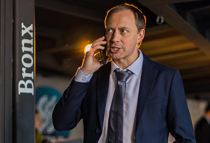 Юрий Сазонов в сериале Не было бы счастья