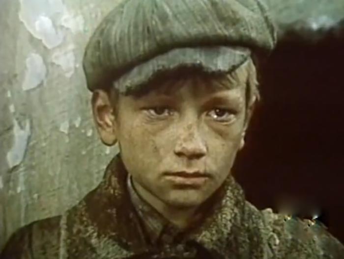 Женя Кунский в фильме Мама, я жив