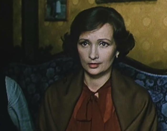 Зинаида Кириенко в роли Александры Перегонец