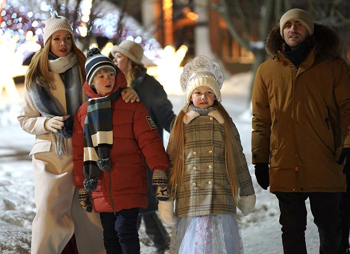 Злата Бородина в фильме Наш папа — Дед Мороз!